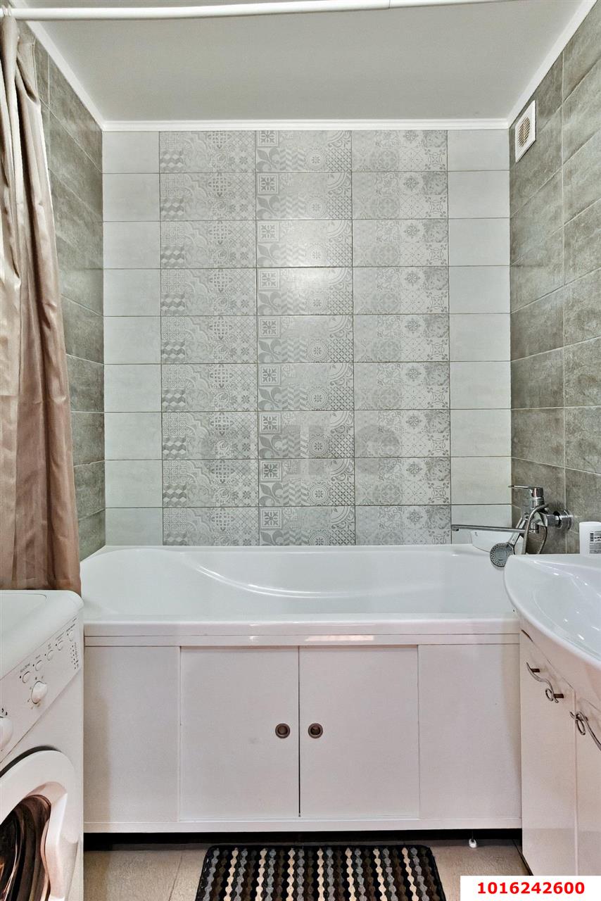 Фото №8: 2-комнатная квартира <span class="whitespace-nowrap">60 м²</span>, <span class="whitespace-nowrap">7/9 эт.</span> - Яблоновский, ул. Гагарина, 192к4