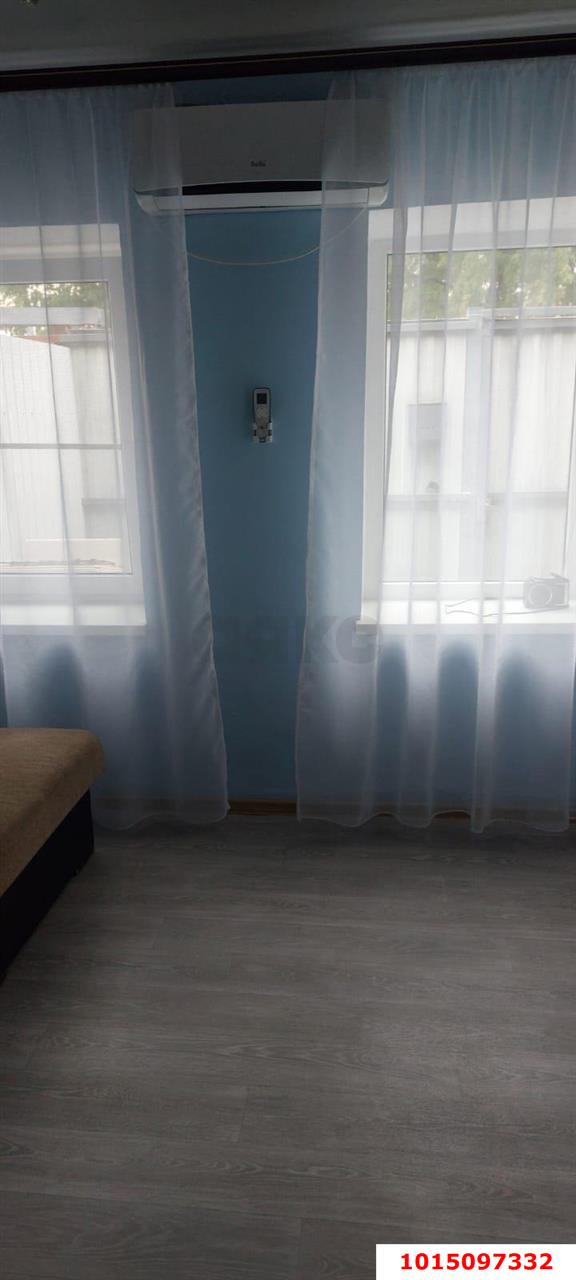 Фото №1: Дом 50 м² + 0.1 сот. - Краснодар, Центральный внутригородской округ, мкр. Центральный, ул. имени Максима Горького, 156