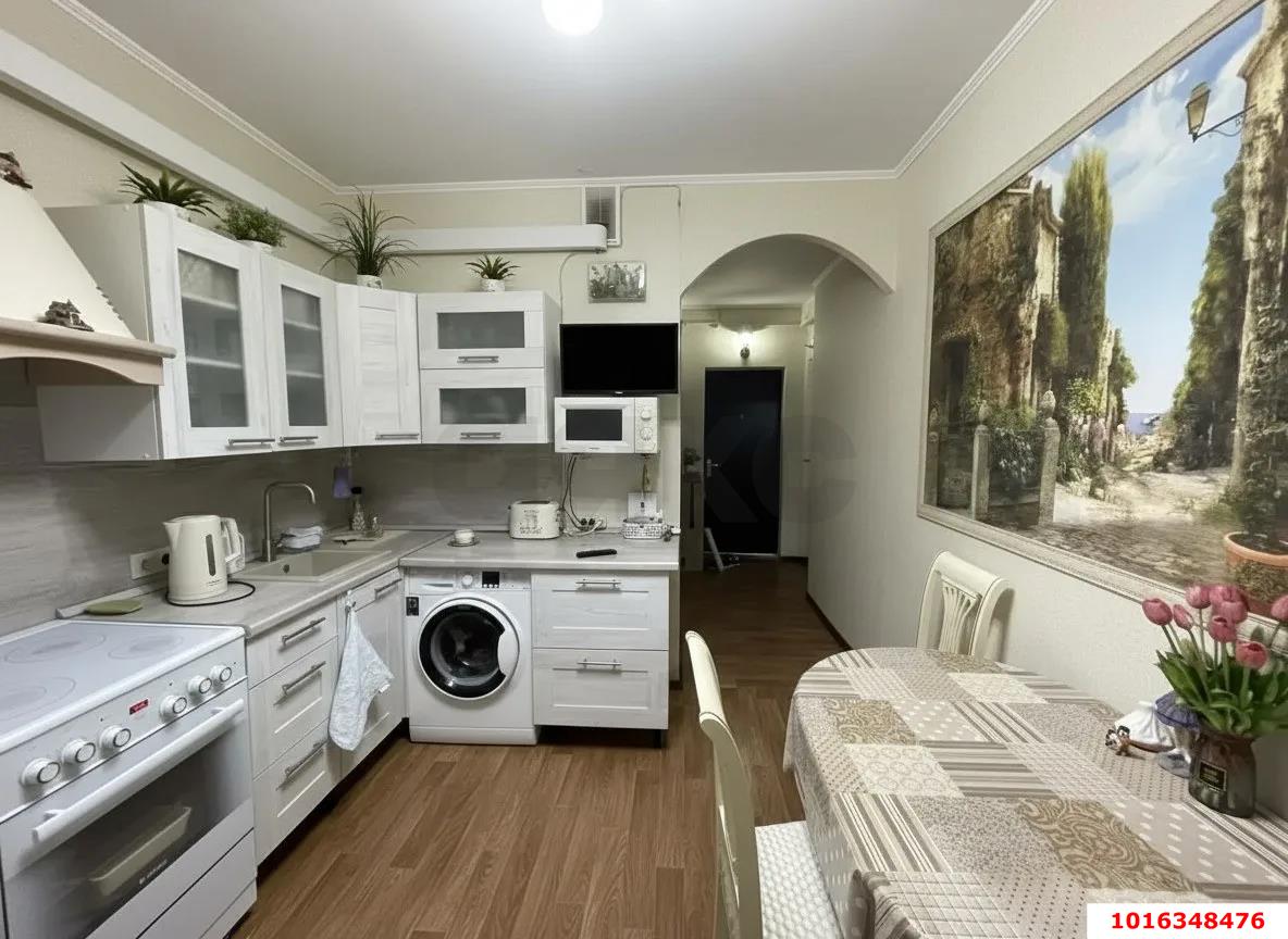 Фото №2: 2-комнатная квартира 65 м² - Краснодар, Прикубанский внутригородской округ, Московский, мкр. Завод Измерительных Приборов, ул. Зиповская, 41