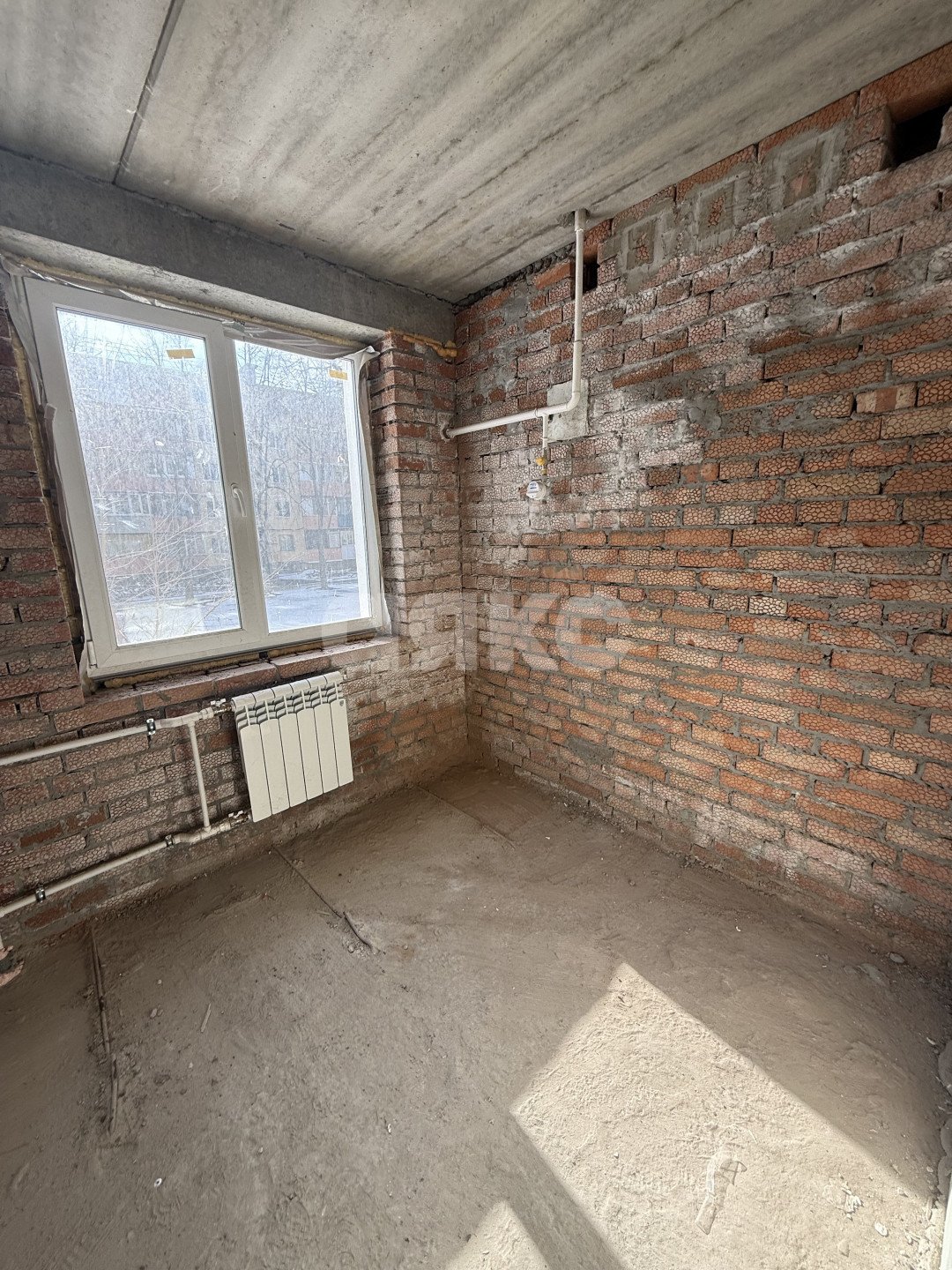 Фото №1: 4-комнатная квартира 60 м² - Мариуполь, р. Жовтневый, пр-кт Строителей, 64