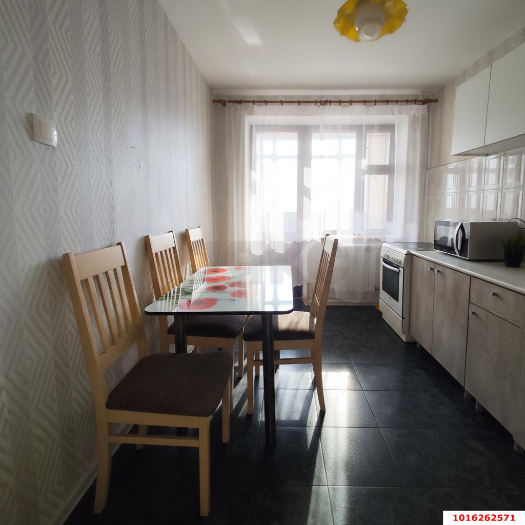 Фото №6: 3-комнатная квартира 80 м² - Краснодар, Западный внутригородской округ, мкр. Юбилейный, пр-кт Чекистов, 33к2