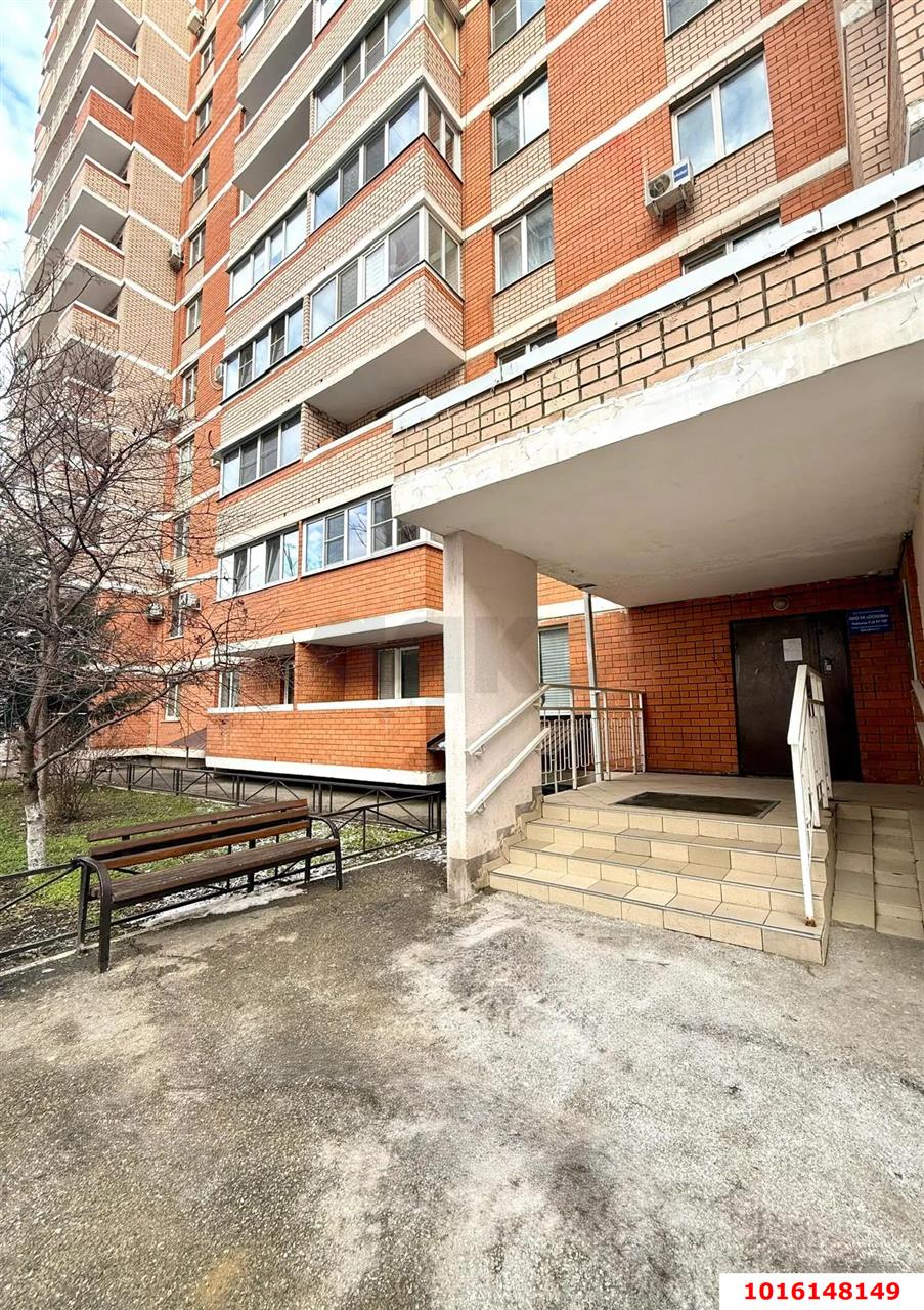 Фото №1: 1-комнатная квартира 41 м² - Краснодар, Кожзавод, Западный внутригородской округ, мкр. Военный городок № 1, ул. имени Калинина, 350/3