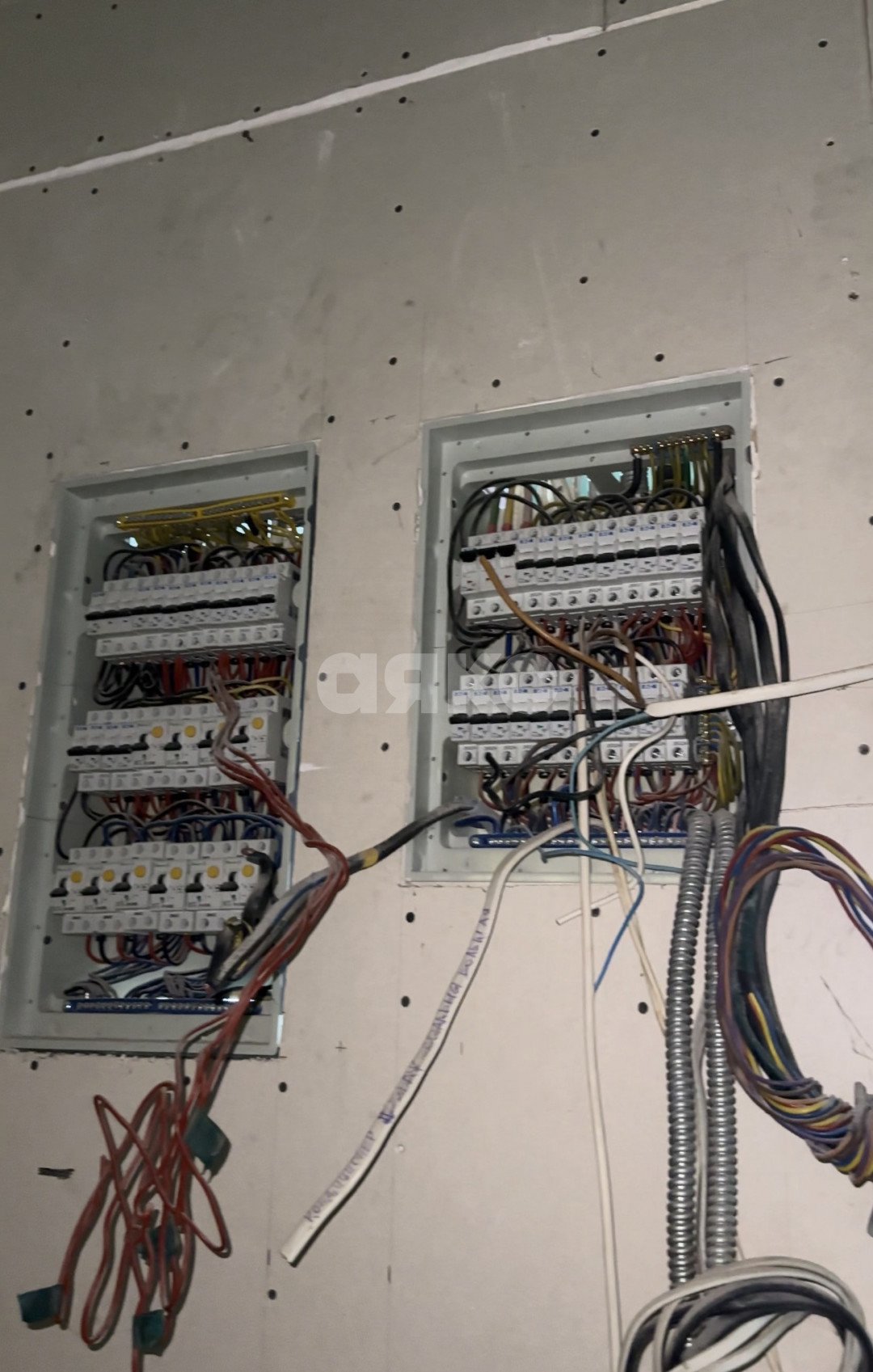 Фото №11: Дом 515 м² + 8 сот. - Луганск, р. Жовтневый, ул. 26 Бакинских Комиссаров