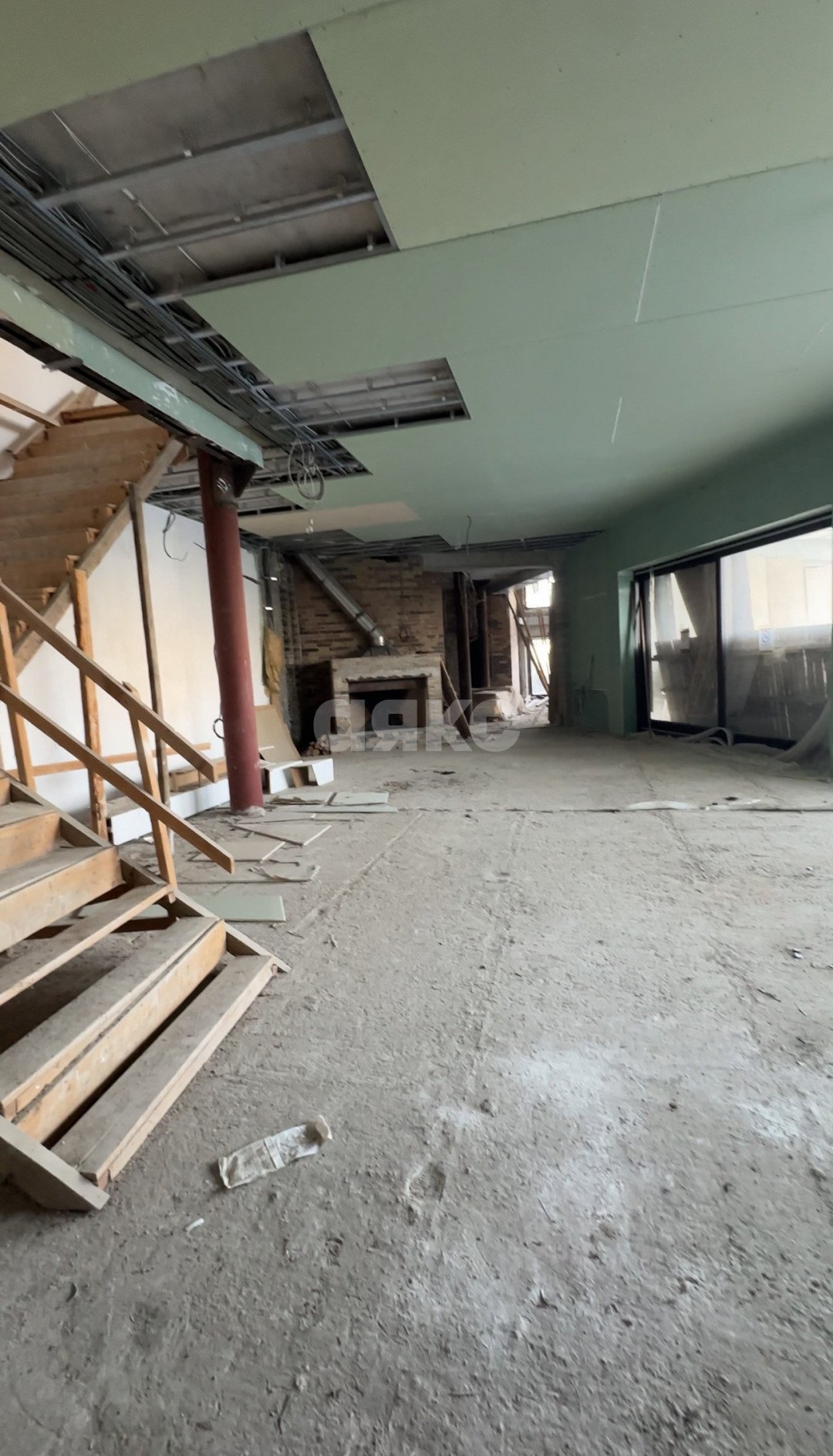 Фото №7: Дом 515 м² + 8 сот. - Луганск, р. Жовтневый, ул. 26 Бакинских Комиссаров