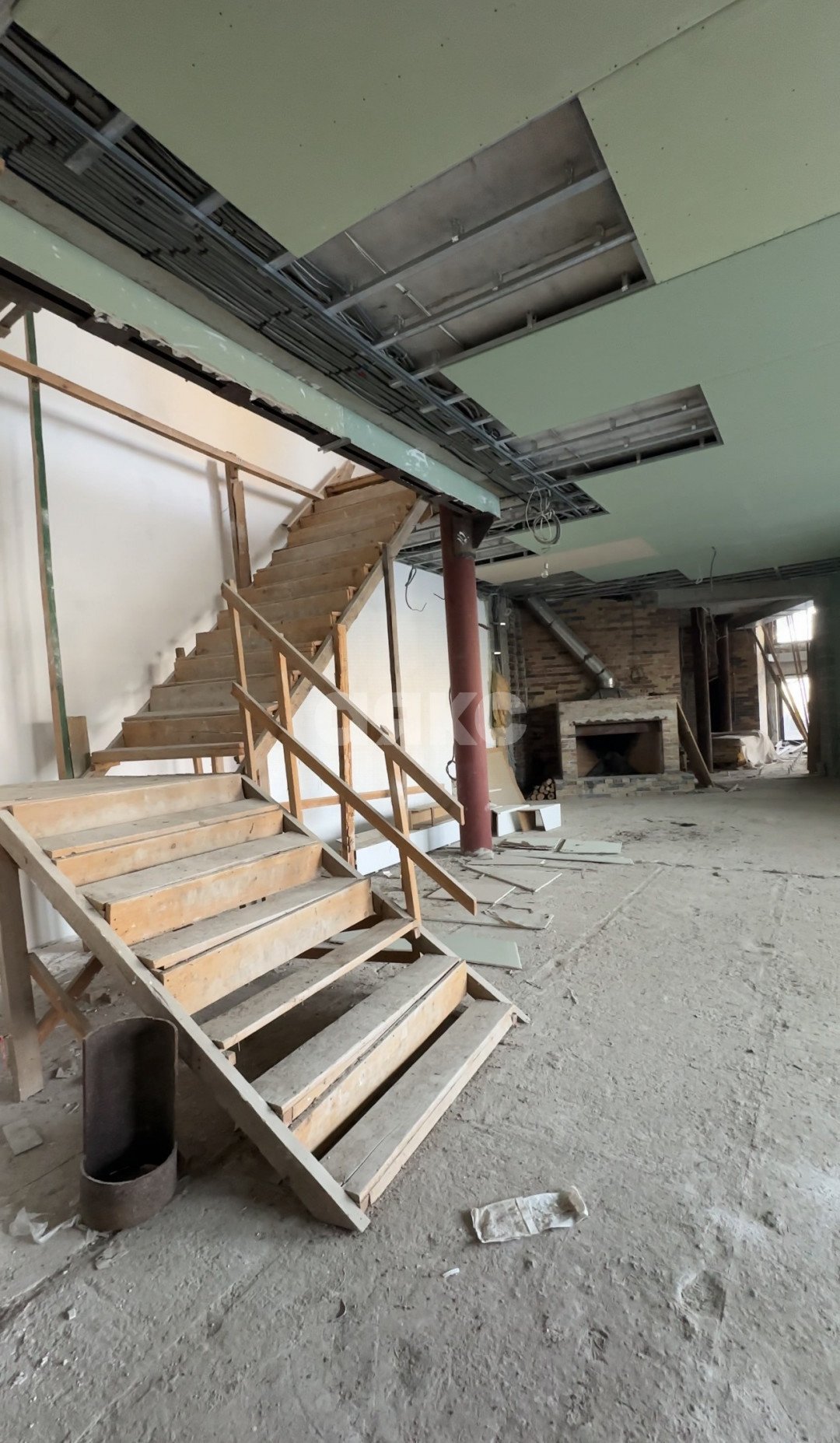 Фото №8: Дом 515 м² + 8 сот. - Луганск, р. Жовтневый, ул. 26 Бакинских Комиссаров