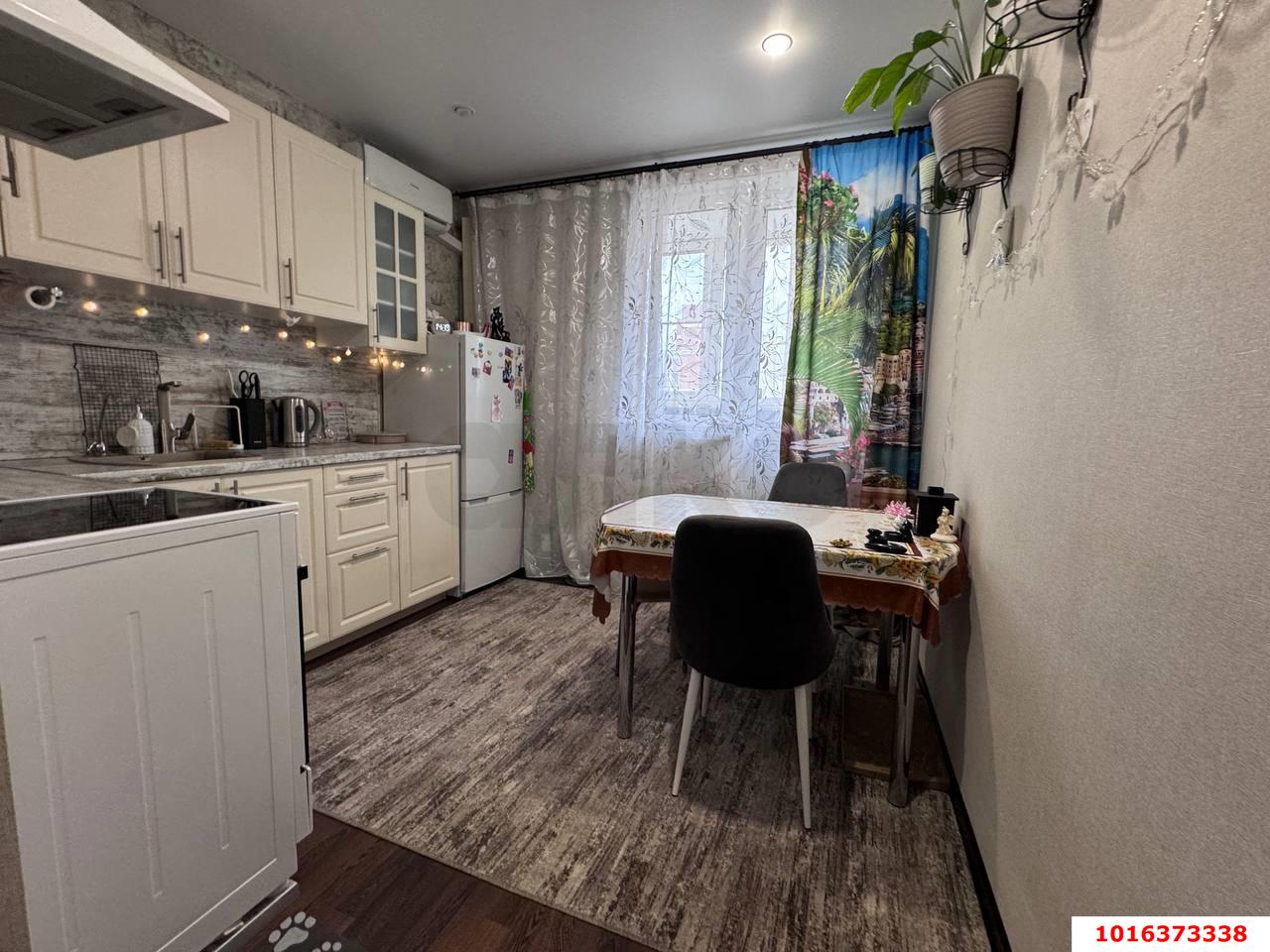 Фото №4: 1-комнатная квартира 38 м² - Краснодар, жилой комплекс Времена Года 3, Завод Радиоизмерительных Приборов, имени Петра Метальникова, мкр. Прикубанский внутригородской округ, ул. Цезаря Куникова, 24к2