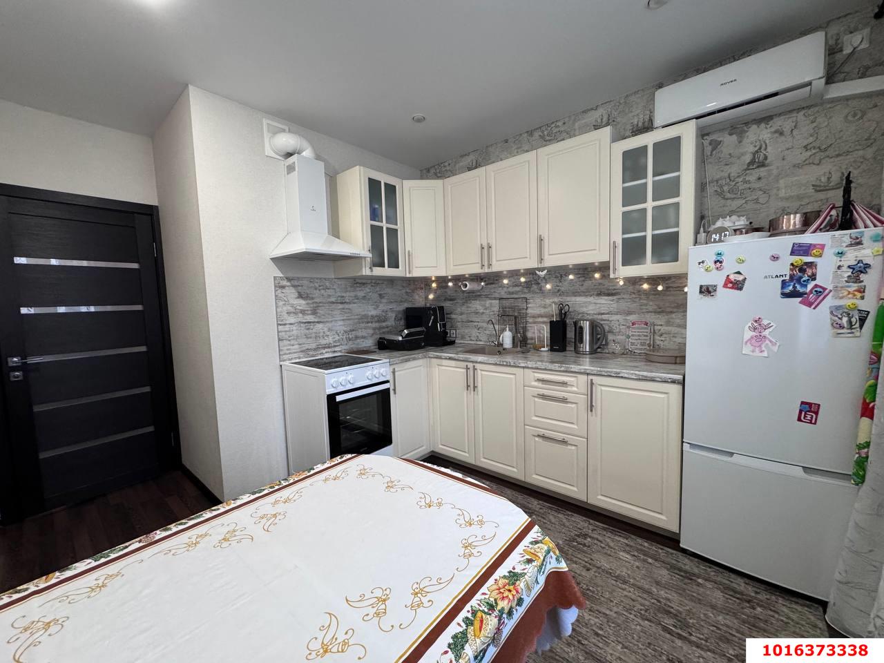 Фото №2: 1-комнатная квартира 38 м² - Краснодар, жилой комплекс Времена Года 3, Завод Радиоизмерительных Приборов, имени Петра Метальникова, мкр. Прикубанский внутригородской округ, ул. Цезаря Куникова, 24к2