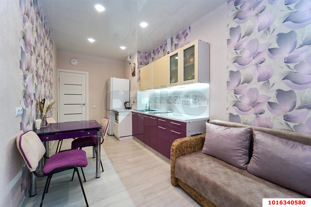 Фото №1: 1-комнатная квартира 44 м² - Краснодар, Завод Радиоизмерительных Приборов, Прикубанский внутригородской округ, имени Петра Метальникова, жилой комплекс Лучезарный, мкр. Музыкальный, ул. имени Сергея Есенина, 131