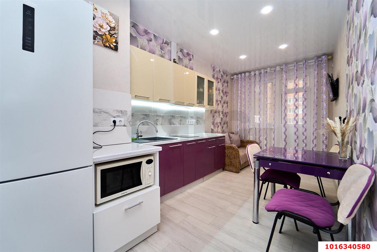 Фото №2: 1-комнатная квартира 44 м² - Краснодар, Завод Радиоизмерительных Приборов, Прикубанский внутригородской округ, имени Петра Метальникова, жилой комплекс Лучезарный, мкр. Музыкальный, ул. имени Сергея Есенина, 131