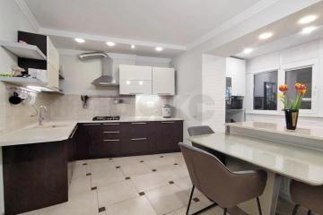 Фото №1: 2-комнатная квартира 85 м² - Краснодар, мкр. Камвольно-суконный Комбинат, ул. Камвольная, 3