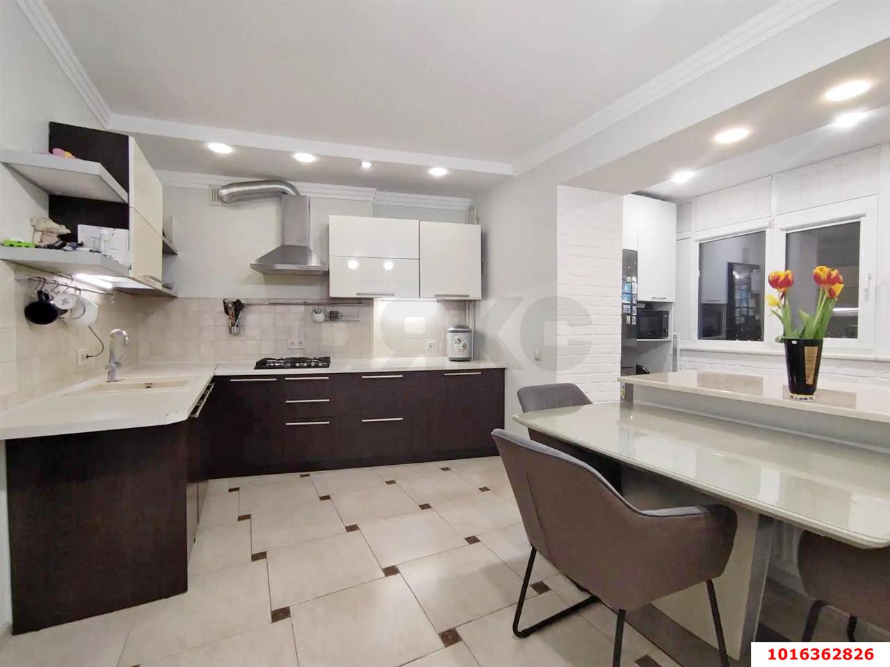 Фото №1: 2-комнатная квартира 85 м² - Краснодар, Карасунский внутригородской округ, мкр. Камвольно-суконный Комбинат, ул. Камвольная, 3