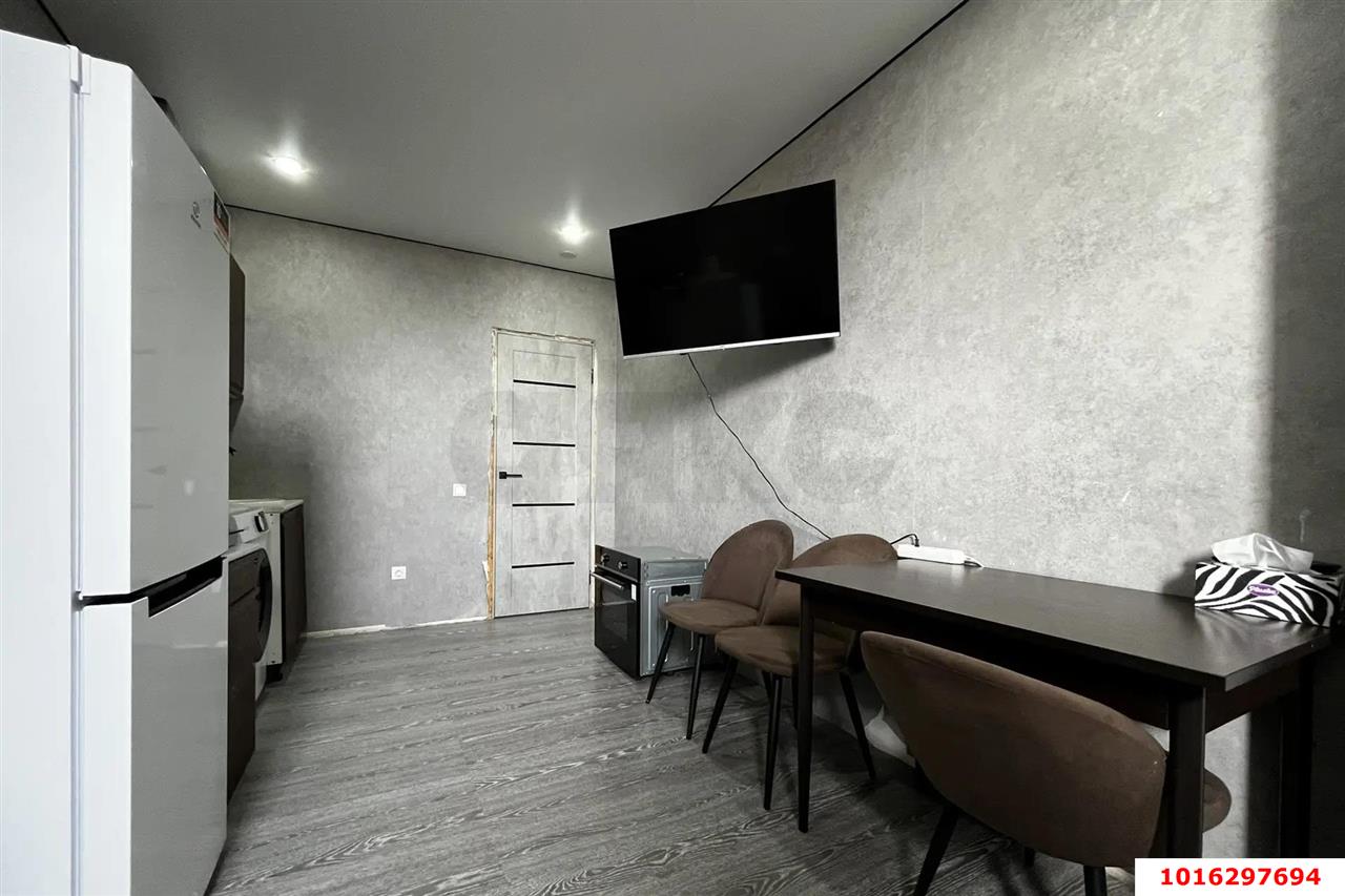 Фото №3: 1-комнатная квартира 47 м² - Краснодар, Прикубанский внутригородской округ, Завод Радиоизмерительных Приборов, жилой комплекс Культурный, мкр. Музыкальный, ул. имени Сергея Есенина, 80