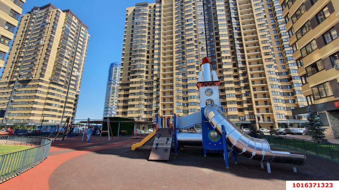 Фото №1: 3-комнатная квартира 77 м² - Краснодар, Карасунский внутригородской округ, Хлопчато-бумажный Комбинат, мкр. жилой комплекс Галактика, ул. Уральская, 71к2