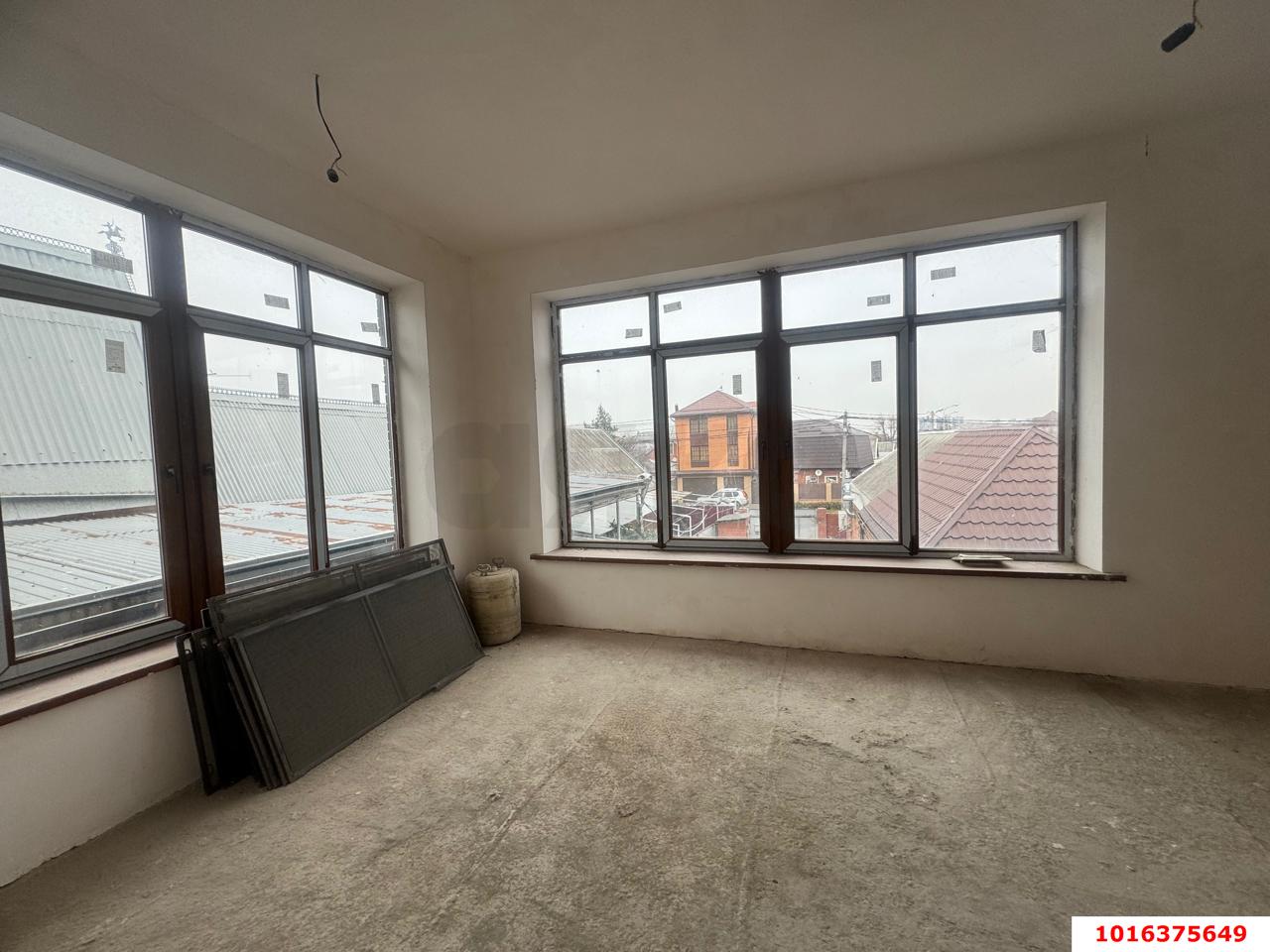 Фото №2: Дом 419 м² + 5.55 сот. - Краснодар, Кожзавод, мкр. Западный внутригородской округ, ул. Скорняжная, 44