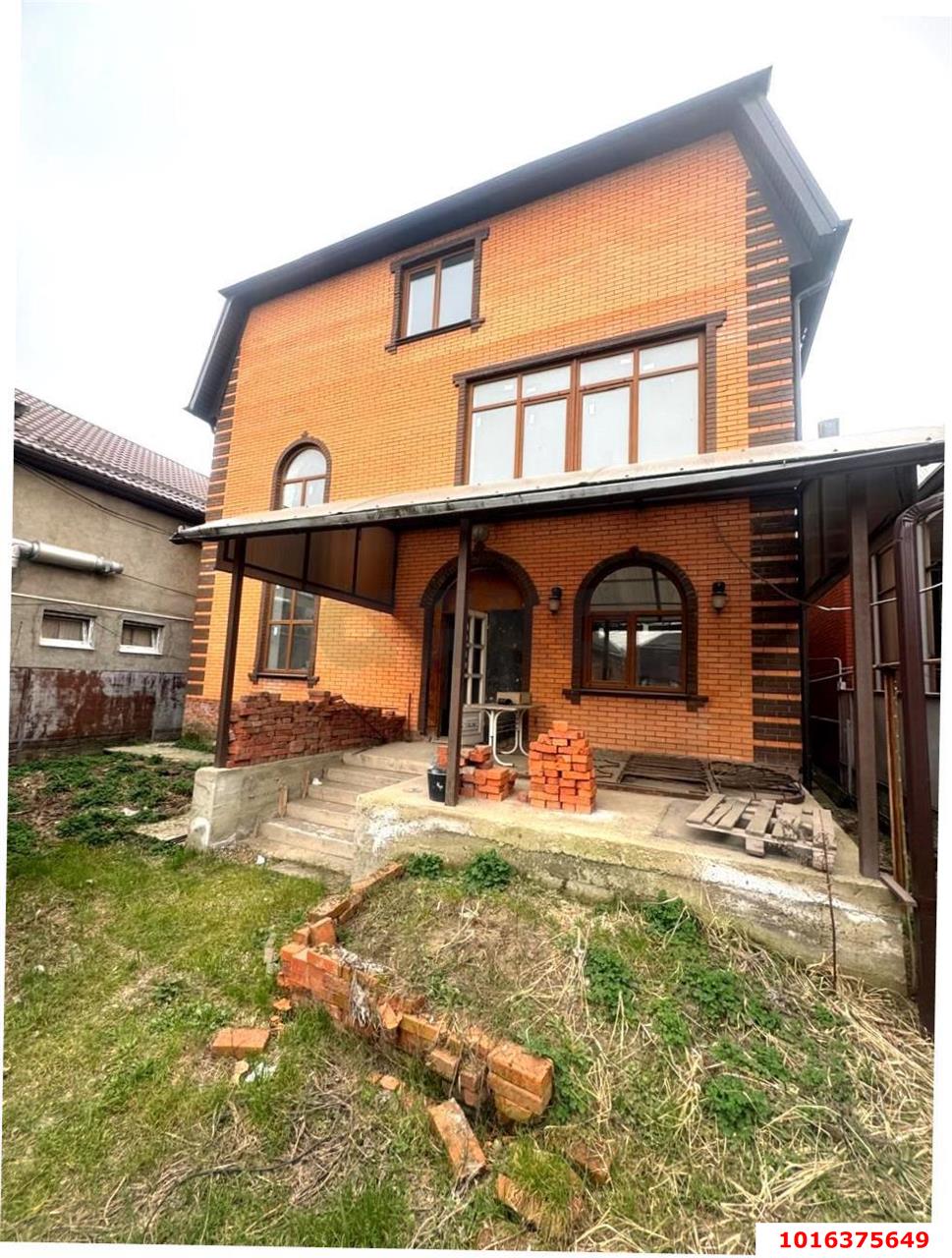 Фото №1: Дом 419 м² + 5.55 сот. - Краснодар, Кожзавод, мкр. Западный внутригородской округ, ул. Скорняжная, 44