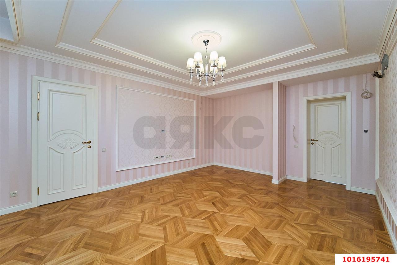 Фото №4: Дом 569 м² + 7.9 сот. - Краснодар, Прикубанский внутригородской округ, мкр. имени Н.И. Вавилова, ул. Удобная, 23