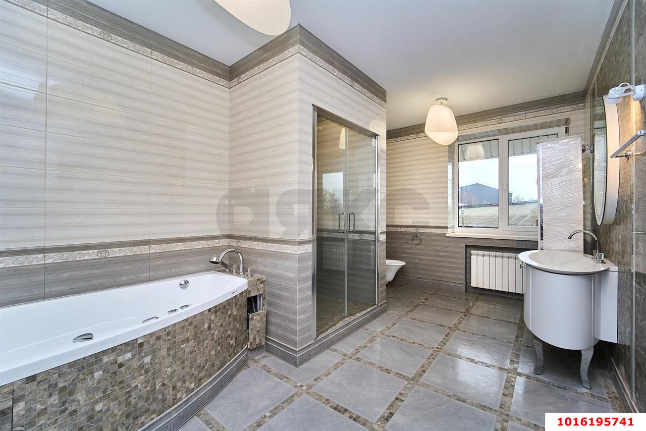 Фото №7: Дом 569 м² + 7.9 сот. - Краснодар, Прикубанский внутригородской округ, мкр. имени Н.И. Вавилова, ул. Удобная, 23