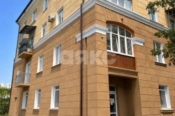 Фото №1: 3-комнатная квартира <span class="whitespace-nowrap">90 м²</span>, <span class="whitespace-nowrap">4/4 эт.</span> - Мариуполь, р. Жовтневый, ул. Карла Либкнехта, 54