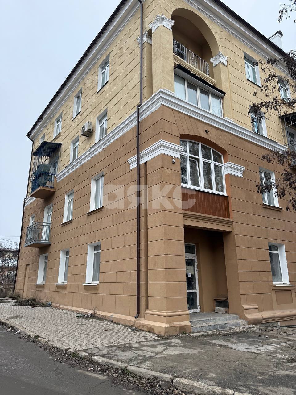 Фото №1: 3-комнатная квартира 90 м² - Мариуполь, р. Жовтневый, ул. Карла Либкнехта, 54