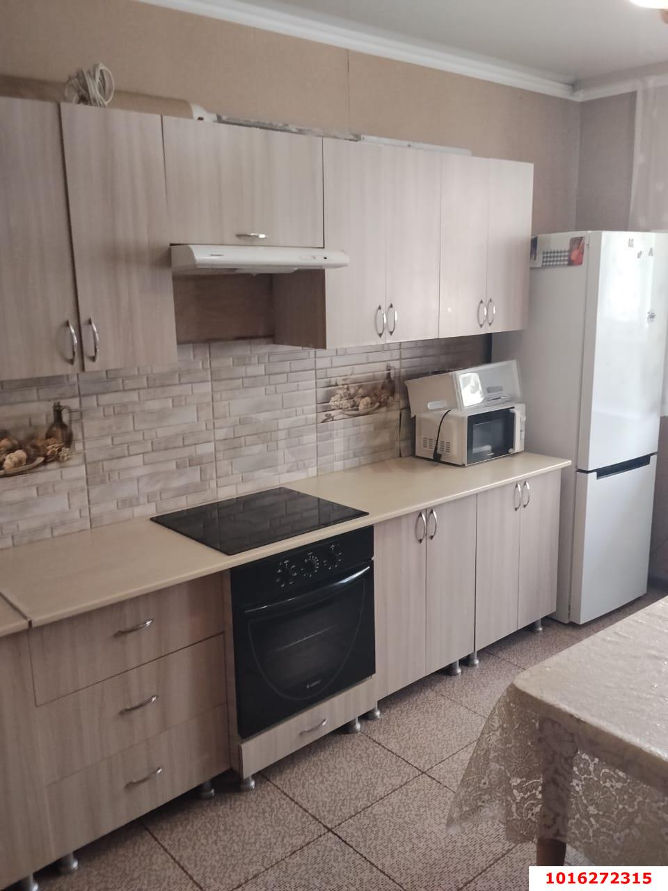 Фото №1: 2-комнатная квартира 72 м² - Краснодар, Прикубанский внутригородской округ, мкр. Музыкальный, ул. имени Сергея Есенина, 110к1