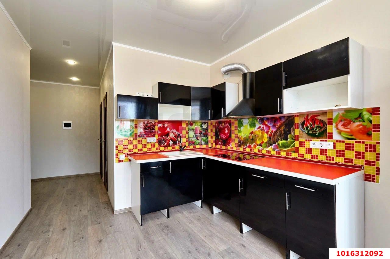 Фото №2: 2-комнатная квартира 65 м² - Краснодар, Прикубанский внутригородской округ, мкр. Музыкальный, ул. Российская, 267/6В