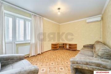 Фото №1: 2-комнатная квартира <span class="whitespace-nowrap">53 м²</span>, <span class="whitespace-nowrap">1/9 эт.</span> - Краснодар, мкр. Музыкальный, ул. имени Сергея Есенина, 86