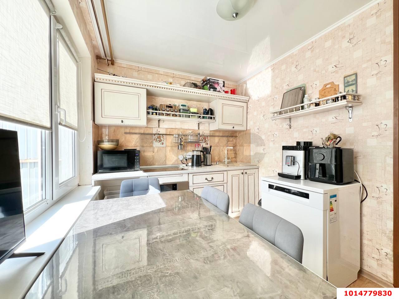 Фото №1: 3-комнатная квартира 64 м² - Краснодар, Карасунский внутригородской округ, мкр. Гидростроителей, ул. Трудовой Славы