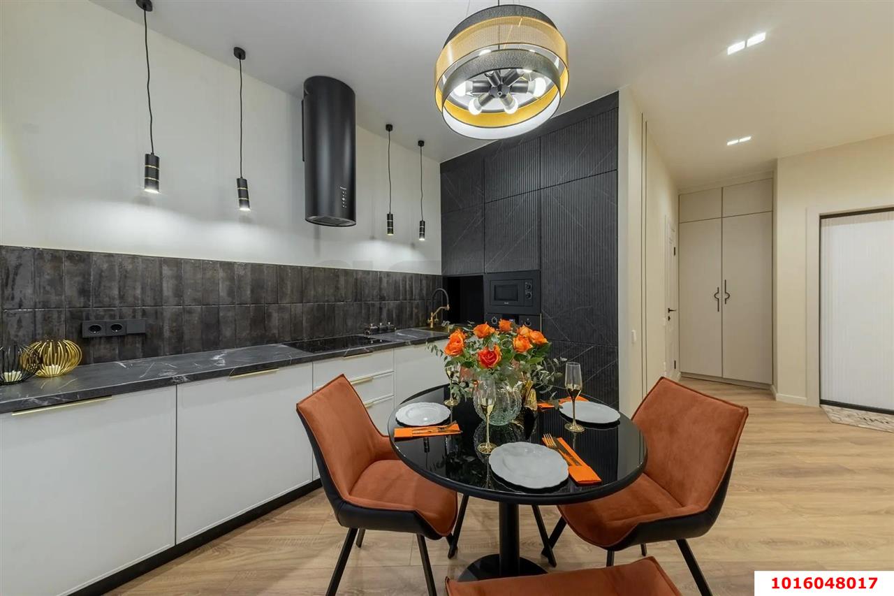 Фото №1: 1-комнатная квартира 42 м² - Краснодар, Карасунский внутригородской округ, Хлопчато-бумажный Комбинат, мкр. жилой комплекс Фамилия, ул. Старокубанская, 124