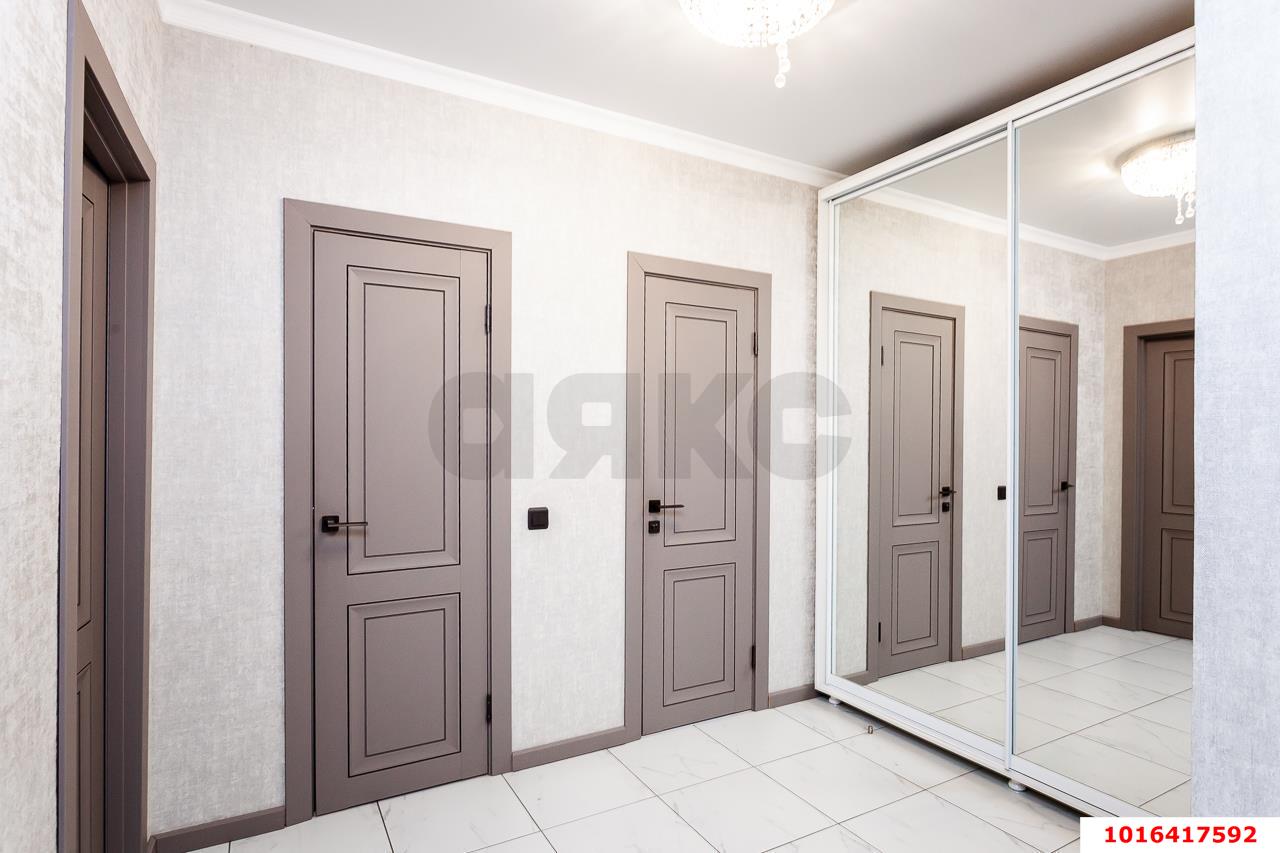 Фото №9: 2-комнатная квартира 70 м² - Краснодар, Прикубанский внутригородской округ, 2-я Площадка, мкр. жилой комплекс Кремлёвские Ворота, ул. Кореновская, 2к4