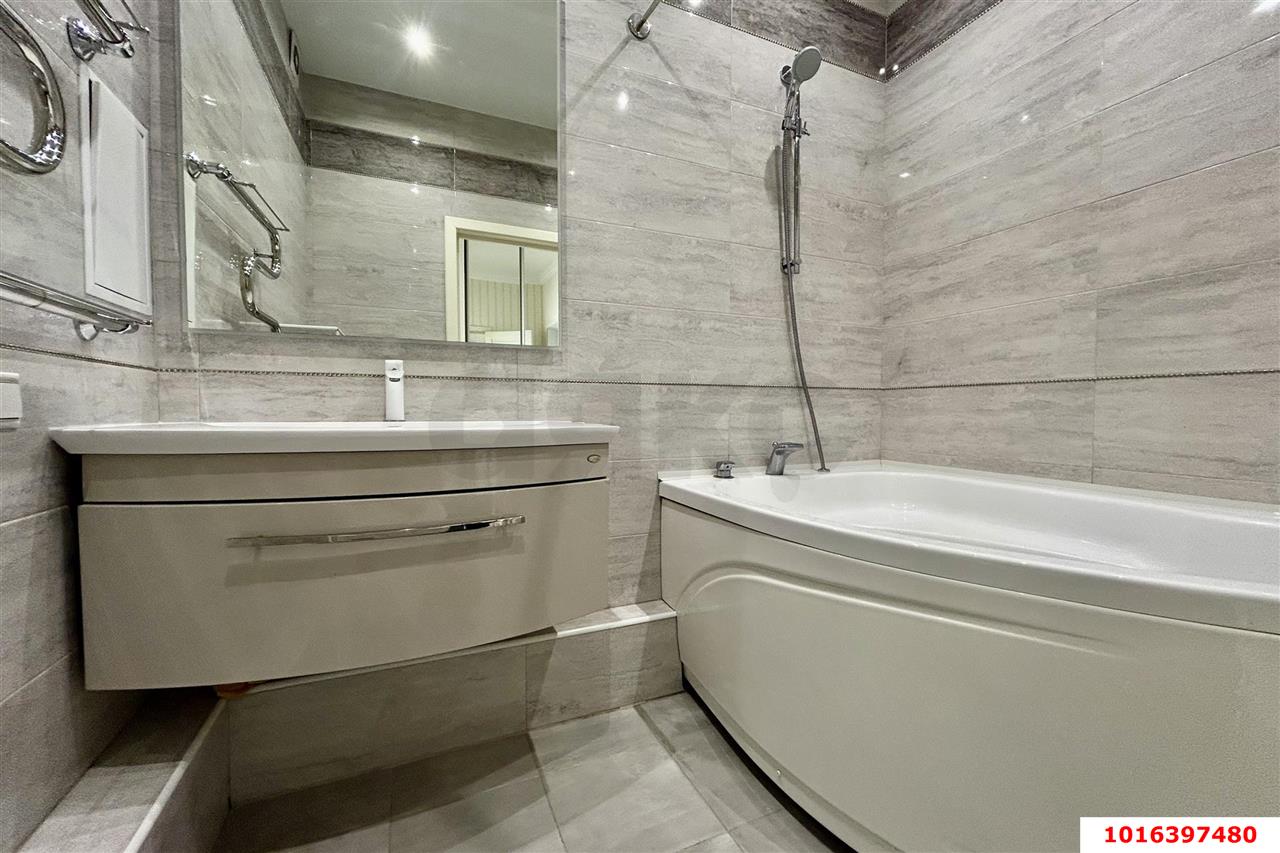 Фото №10: 1-комнатная квартира 46 м² - Краснодар, Западный внутригородской округ, мкр. Юбилейный, ул. 70-летия Октября, 1/5