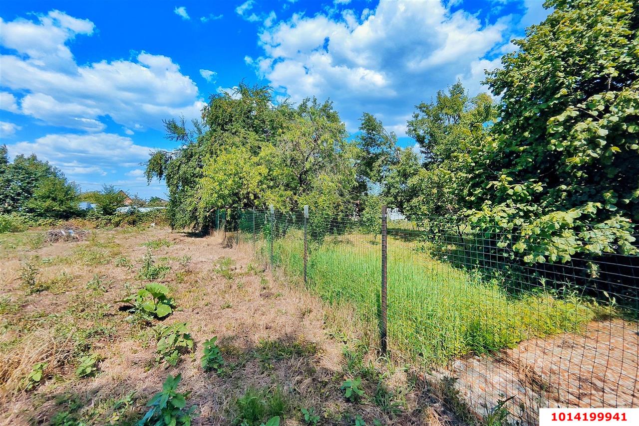 Фото №1: Земельный участок 11.8 сот. - Белозёрный, мкр. Прикубанский внутригородской округ, ул. Лотосов, 1