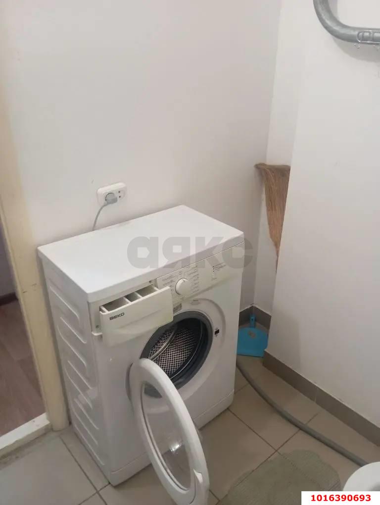 Фото №8: 1-комнатная квартира 38 м² - Краснодар, Прикубанский внутригородской округ, мкр. Московский, ул. им. Байбакова Н.К., 4