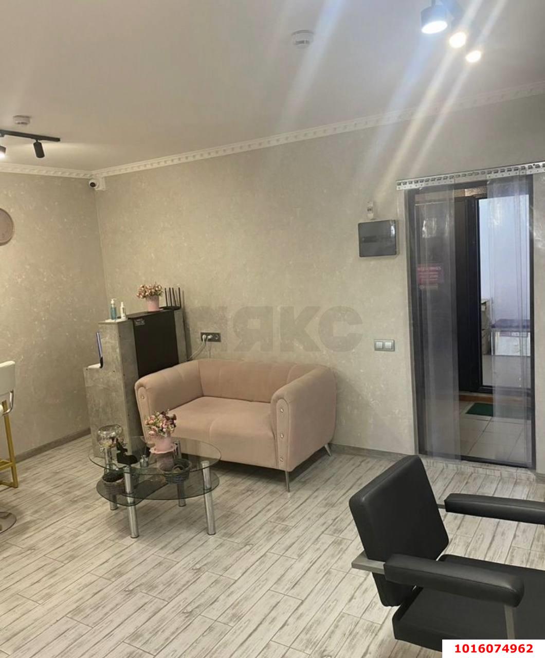 Фото №5: Коммерция 37 м² - Краснодар, Прикубанский внутригородской округ, мкр. Восточно-Кругликовский, ул. Героя А.А. Аверкиева, 8