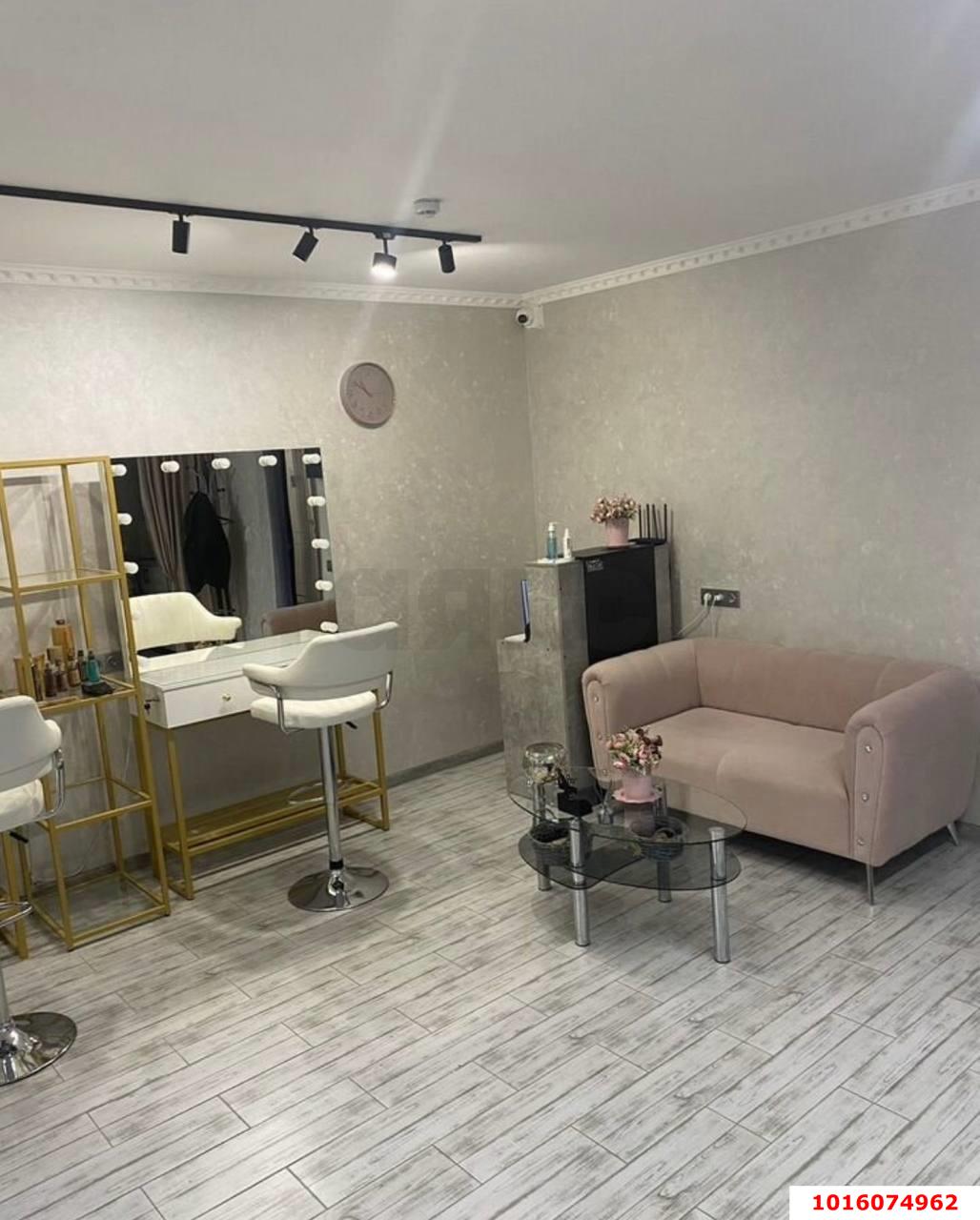 Фото №4: Коммерция 37 м² - Краснодар, Прикубанский внутригородской округ, мкр. Восточно-Кругликовский, ул. Героя А.А. Аверкиева, 8