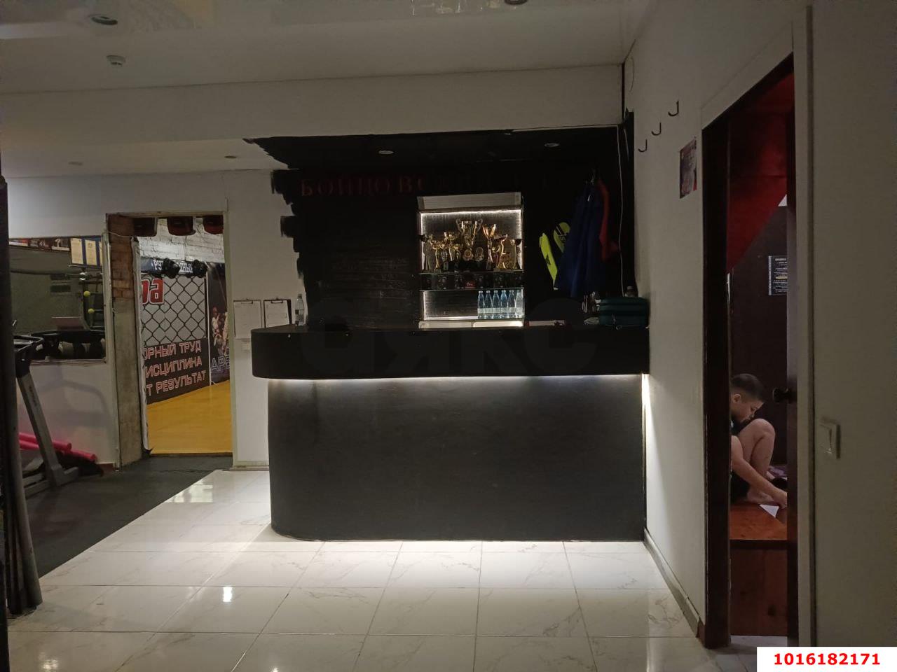 Фото №3: Коммерция 114 м² - Краснодар, Прикубанский внутригородской округ, Музыкальный, мкр. Завод Радиоизмерительных Приборов, ул. имени Сергея Есенина, 121