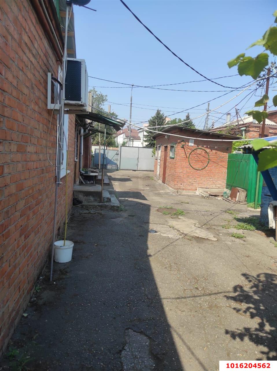 Фото №1: Дом 225 м² + 8.68 сот. - Краснодар, Западный внутригородской округ, мкр. Фестивальный, ул. имени Тургенева, 26