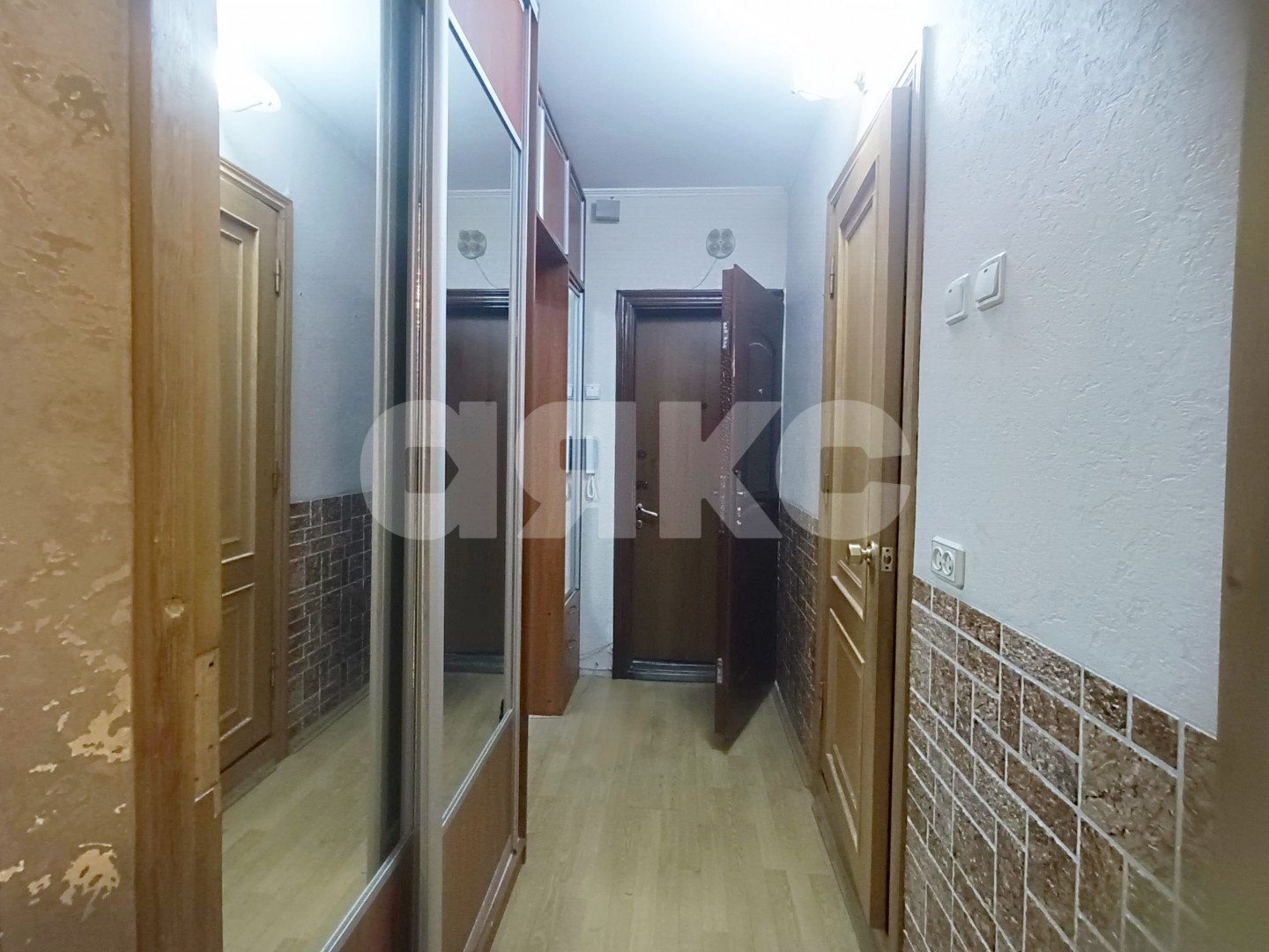 Фото №7: 1-комнатная квартира <span class="whitespace-nowrap">35 м²</span>, <span class="whitespace-nowrap">10/16 эт.</span> - Волгоград, Тракторозаводский, Спартановка, мкр. 413-й, ул. набережная Волжской Флотилии, 7