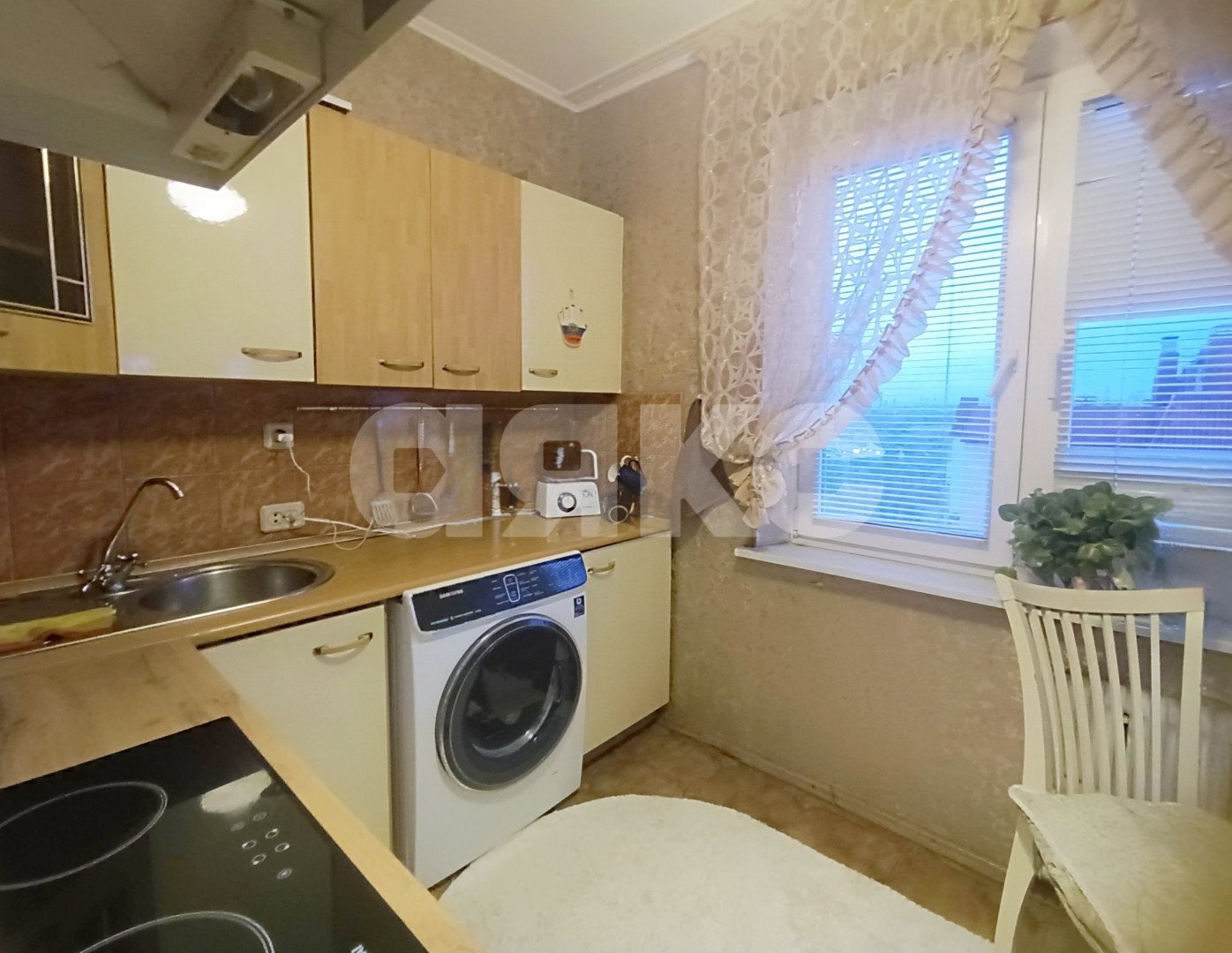 Фото №5: 1-комнатная квартира <span class="whitespace-nowrap">35 м²</span>, <span class="whitespace-nowrap">10/16 эт.</span> - Волгоград, Тракторозаводский, Спартановка, мкр. 413-й, ул. набережная Волжской Флотилии, 7