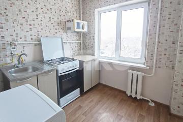 Фото №1: 2-комнатная квартира <span class="whitespace-nowrap">40 м²</span>, <span class="whitespace-nowrap">3/5 эт.</span> - Волгоград, мкр. 411-й, ул. Мясникова, 14