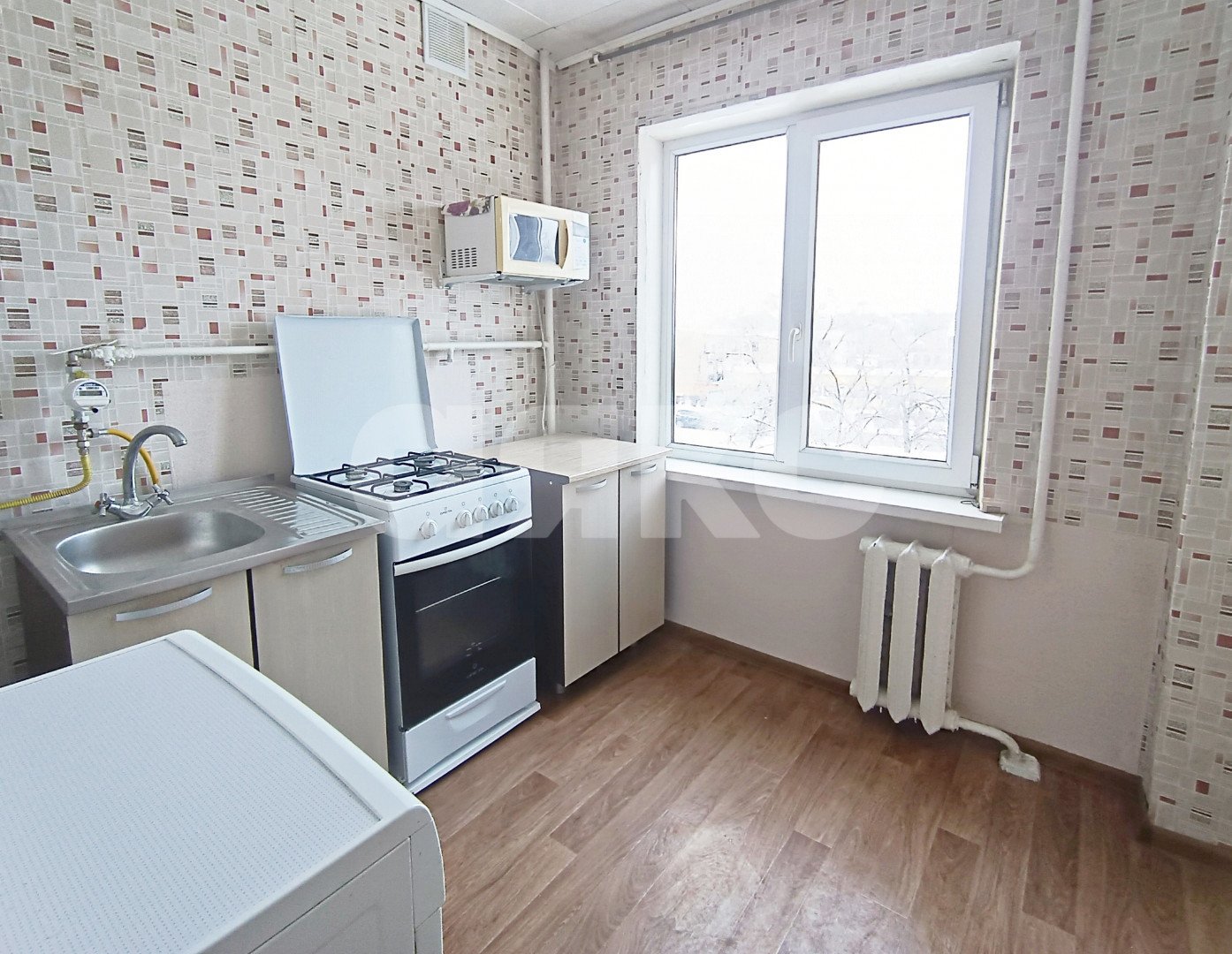 Фото №1: 2-комнатная квартира <span class="whitespace-nowrap">40 м²</span>, <span class="whitespace-nowrap">3/5 эт.</span> - Волгоград, Тракторозаводский, Спартановка, мкр. 411-й, ул. Мясникова, 14