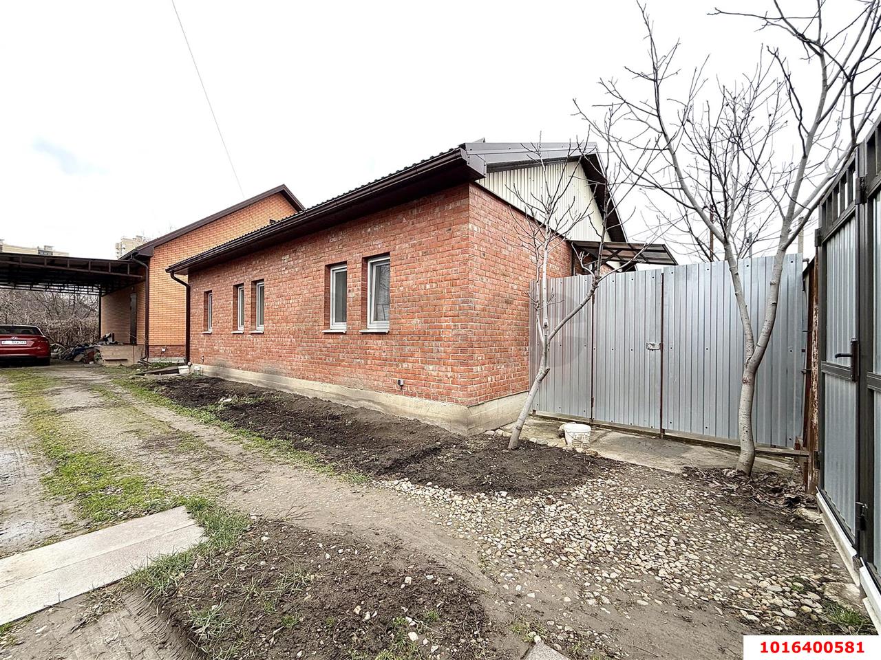 Фото №1: Дом 145 м² + 4.83 сот. - Краснодар, Прикубанский внутригородской округ, мкр. 40 лет Победы, ул. 1 Мая, 144