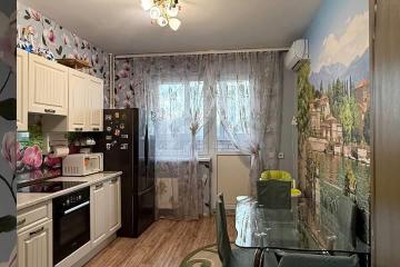 Фото №1: 2-комнатная квартира 62 м² - Краснодар, мкр. ЖК Бауинвест, ул. имени 40-летия Победы, 184к1