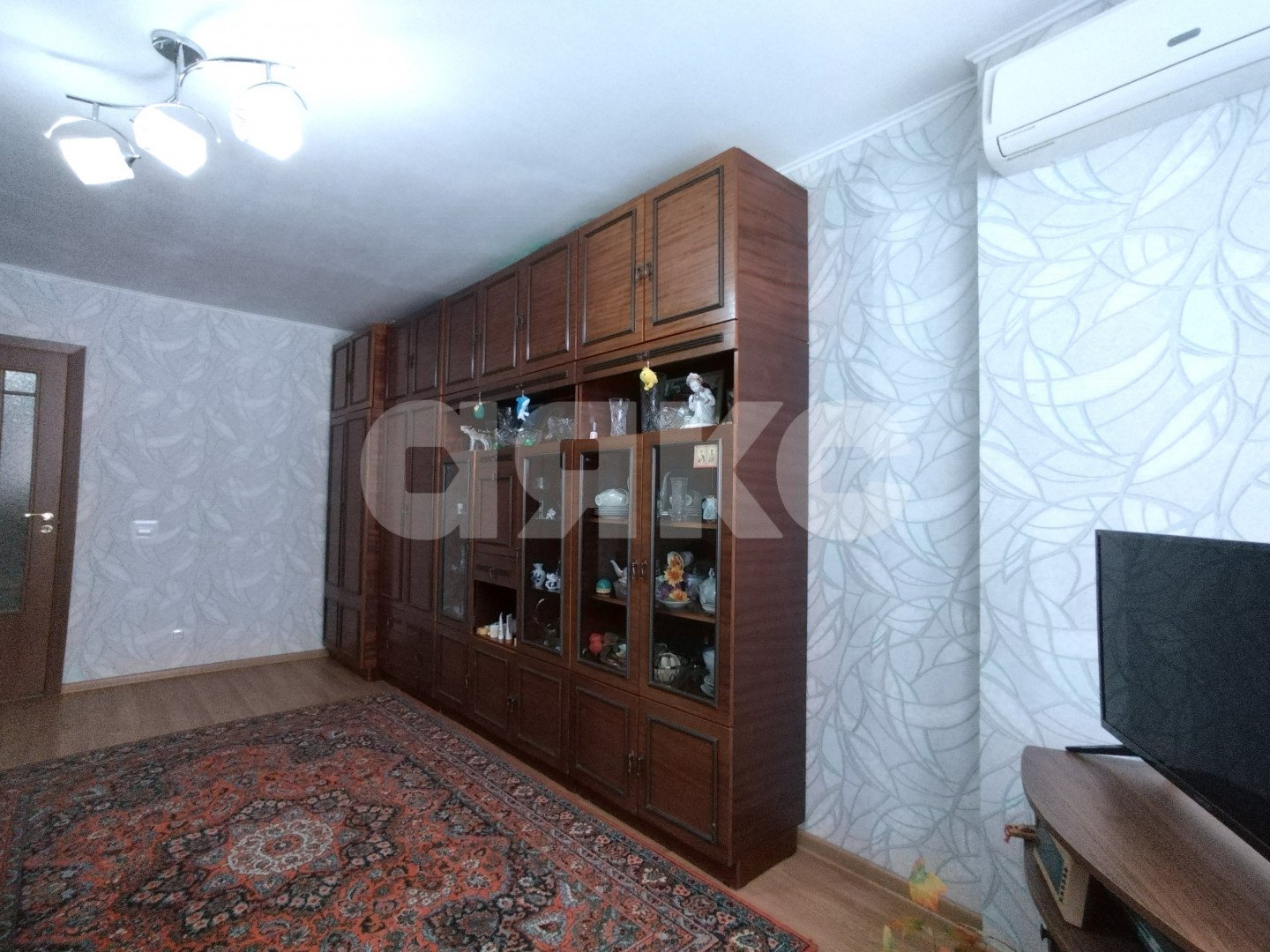 Фото №4: 1-комнатная квартира <span class="whitespace-nowrap">47 м²</span>, <span class="whitespace-nowrap">1/10 эт.</span> - Волгоград, Тракторозаводский, Спартановка, мкр. 413-й, ул. набережная Волжской Флотилии, 21Б