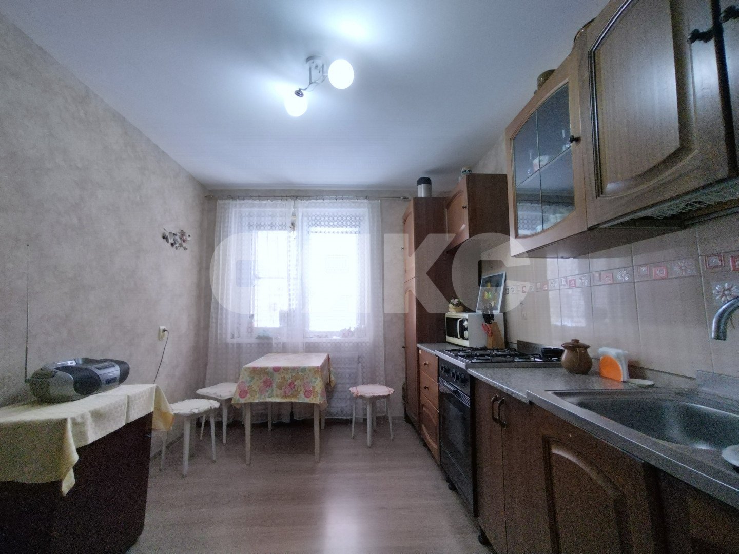 Фото №1: 1-комнатная квартира <span class="whitespace-nowrap">47 м²</span>, <span class="whitespace-nowrap">1/10 эт.</span> - Волгоград, Тракторозаводский, Спартановка, мкр. 413-й, ул. набережная Волжской Флотилии, 21Б