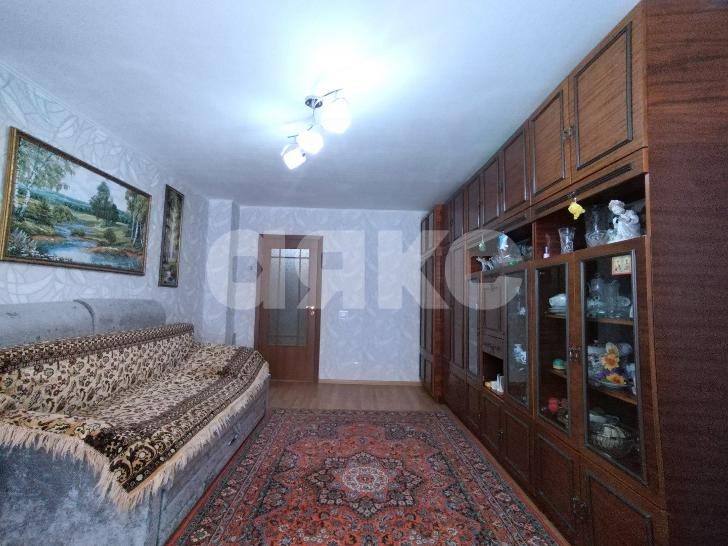 Фото №3: 1-комнатная квартира <span class="whitespace-nowrap">47 м²</span>, <span class="whitespace-nowrap">1/10 эт.</span> - Волгоград, Тракторозаводский, Спартановка, мкр. 413-й, ул. набережная Волжской Флотилии, 21Б