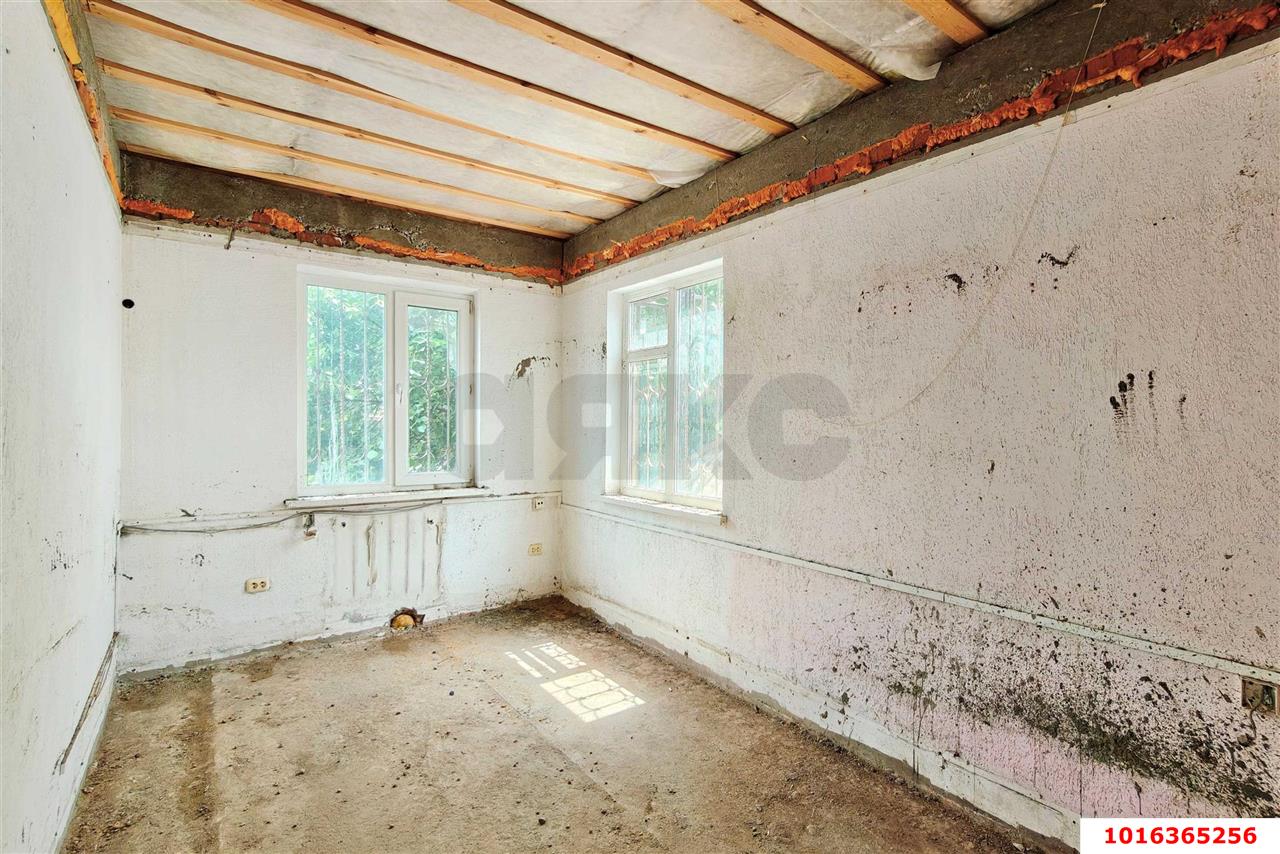 Фото №14: Торговое помещение <span class="whitespace-nowrap">85 м²</span>, <span class="whitespace-nowrap">1/2 эт.</span> - Краснодар, Западный внутригородской округ, мкр. Центральный, ул. имени Максима Горького, 70