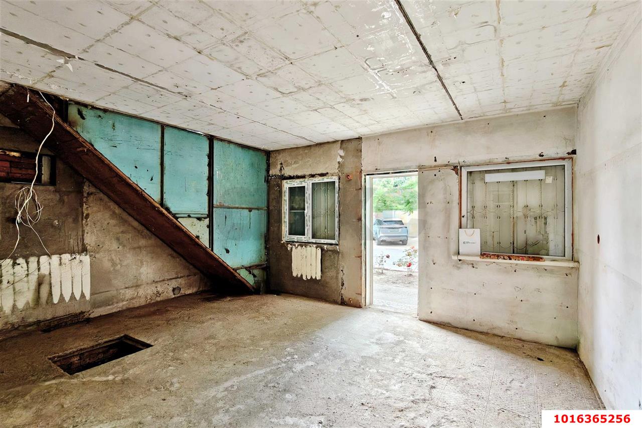 Фото №8: Торговое помещение <span class="whitespace-nowrap">85 м²</span>, <span class="whitespace-nowrap">1/2 эт.</span> - Краснодар, Западный внутригородской округ, мкр. Центральный, ул. имени Максима Горького, 70