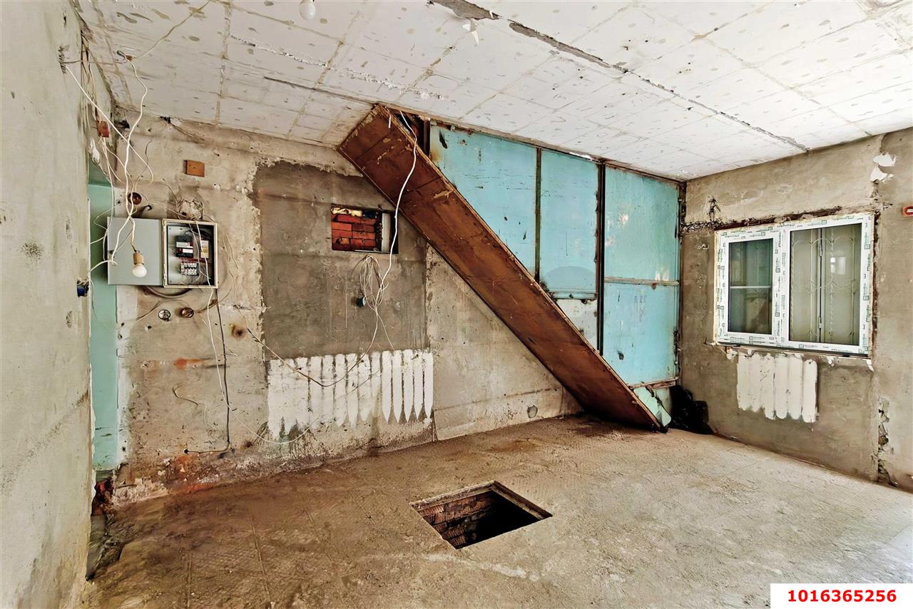 Фото №10: Торговое помещение <span class="whitespace-nowrap">85 м²</span>, <span class="whitespace-nowrap">1/2 эт.</span> - Краснодар, Западный внутригородской округ, мкр. Центральный, ул. имени Максима Горького, 70