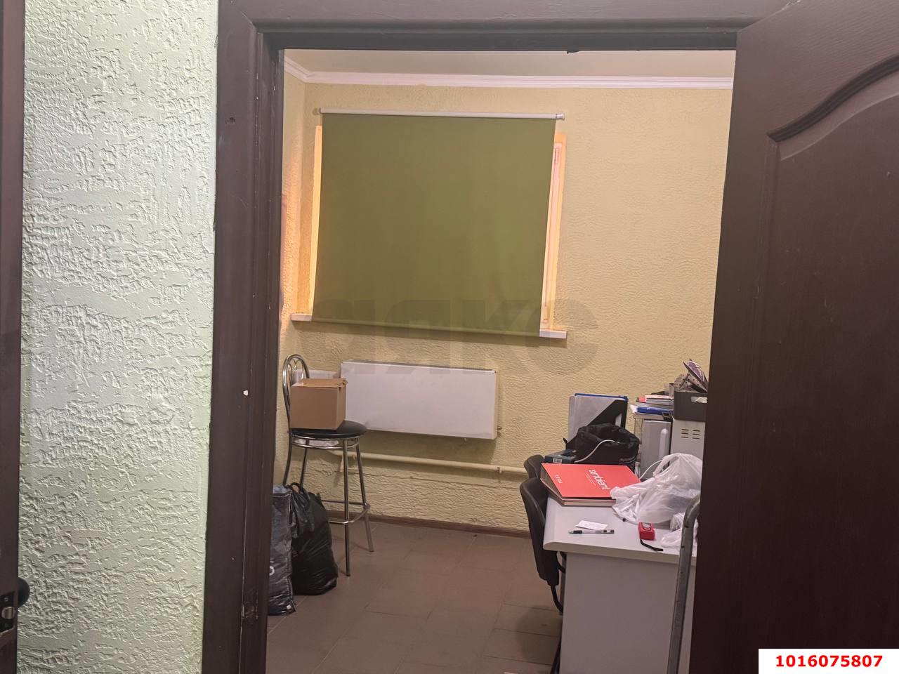 Фото №11: Коммерция 37 м² - Краснодар, Прикубанский внутригородской округ, мкр. Восточно-Кругликовский, ул. Героя А.А. Аверкиева, 8