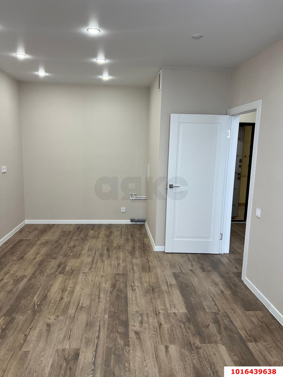 Фото №3: 1-комнатная квартира 35 м² - Краснодар, ЖК Урал, Карасунский внутригородской округ, Камвольно-суконный Комбинат, мкр. жилой комплекс Ural, ул. Уральская, 87/7